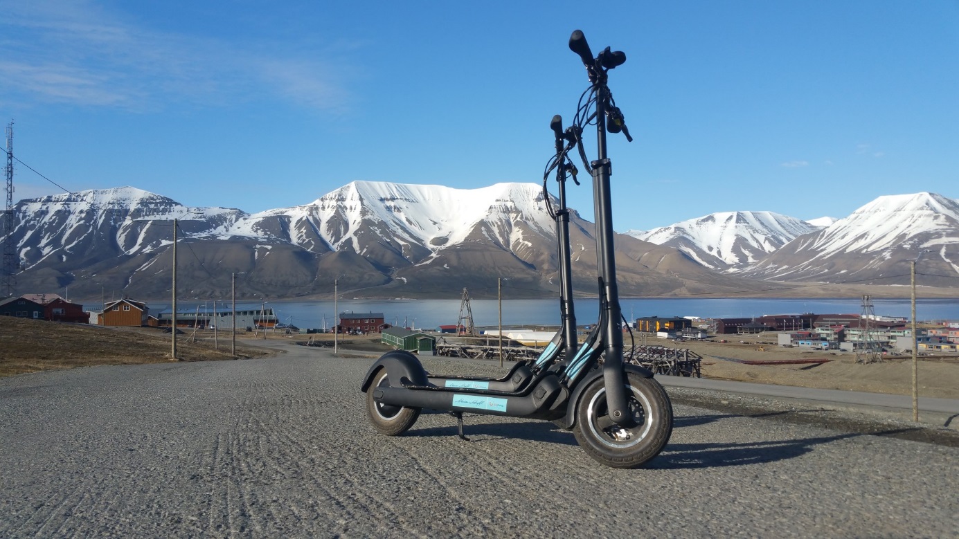 Die Mein Schiff E-Scooter von Bord in Spitzbergen